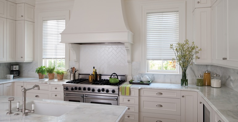 Hartford kitchen white blinds